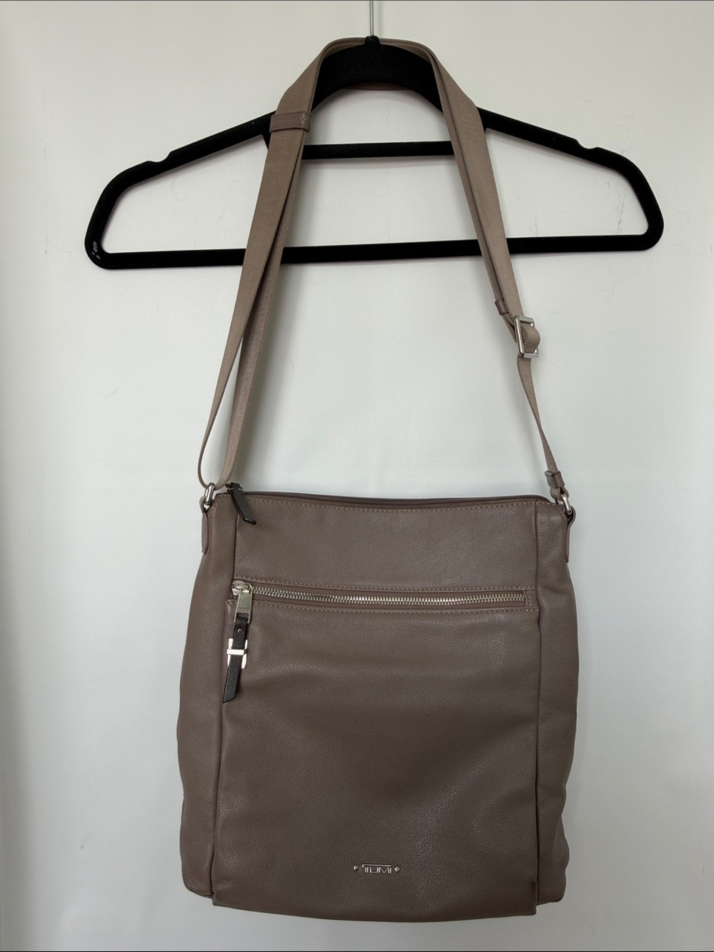 TUMI Voyageur Canton Taupe Leather Crossbody Shoulder Bag